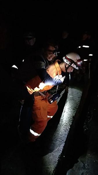 【天津装修】两驴友登山被困 返回途中遭遇迷雾迷失方向